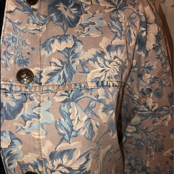 LIZ WEAR   Women’s Jean Jacket - Picture 3 of 8